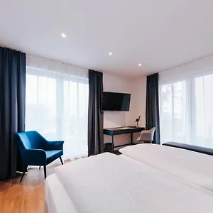 Bed & Breakfast Haimhausers Garni